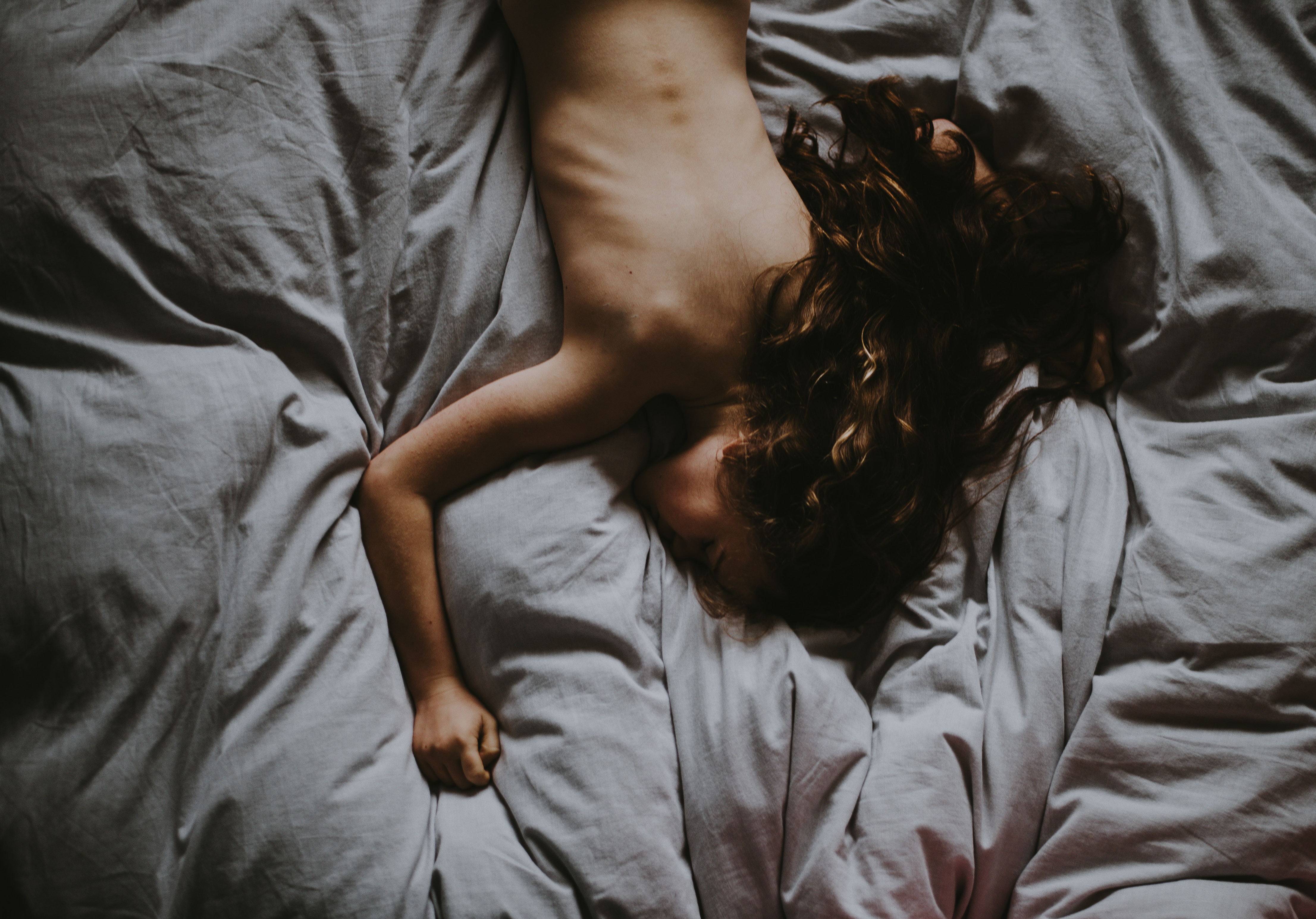 Beter slapen na de seks feit of fabel? (en hoe slaap kan helpen met zwanger worden) afbeelding