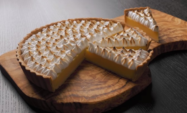 Foto van vegan lemon meringue pie