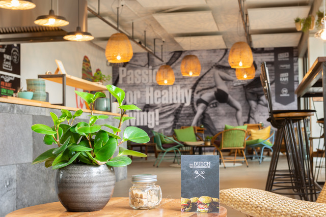 vegan hotspot Black & White KAFE 3