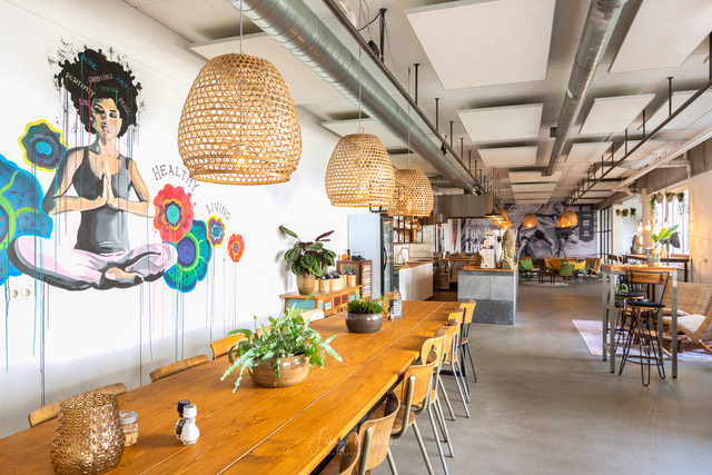 vegan hotspot Black & White KAFE 6