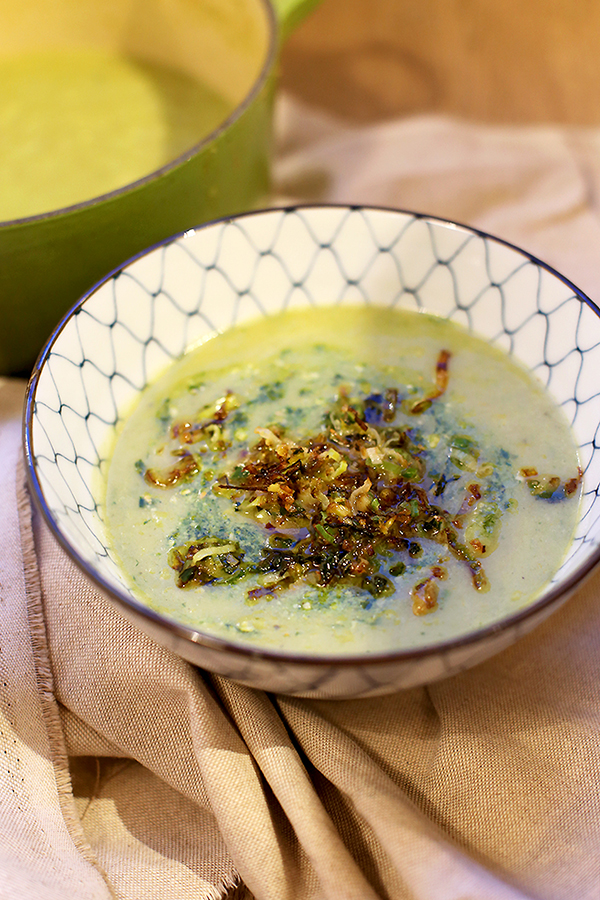 Afbeelding vegetarisch voorgerecht aardappel-preisoep