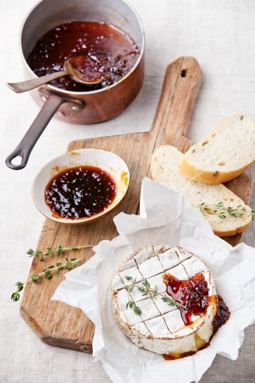 Afbeelding vegetarisch voorgerecht camembert uit de oven