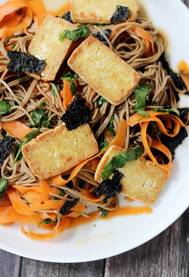 salade met tofu als onderdeel van salades met veel eiwitten