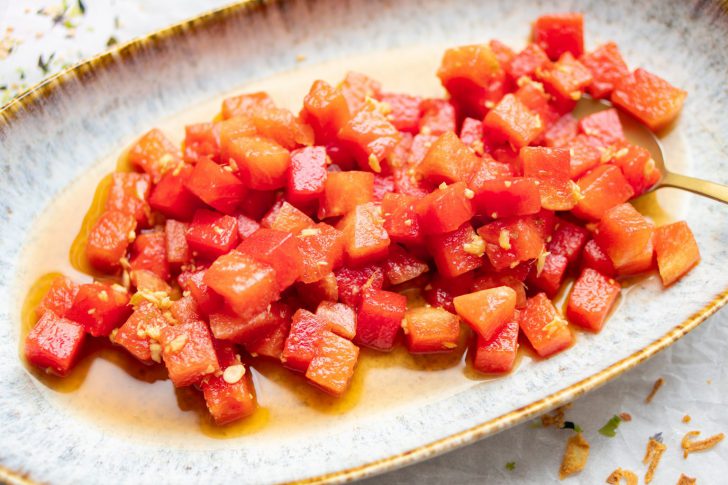 Vegan poké bowl met watermeloen