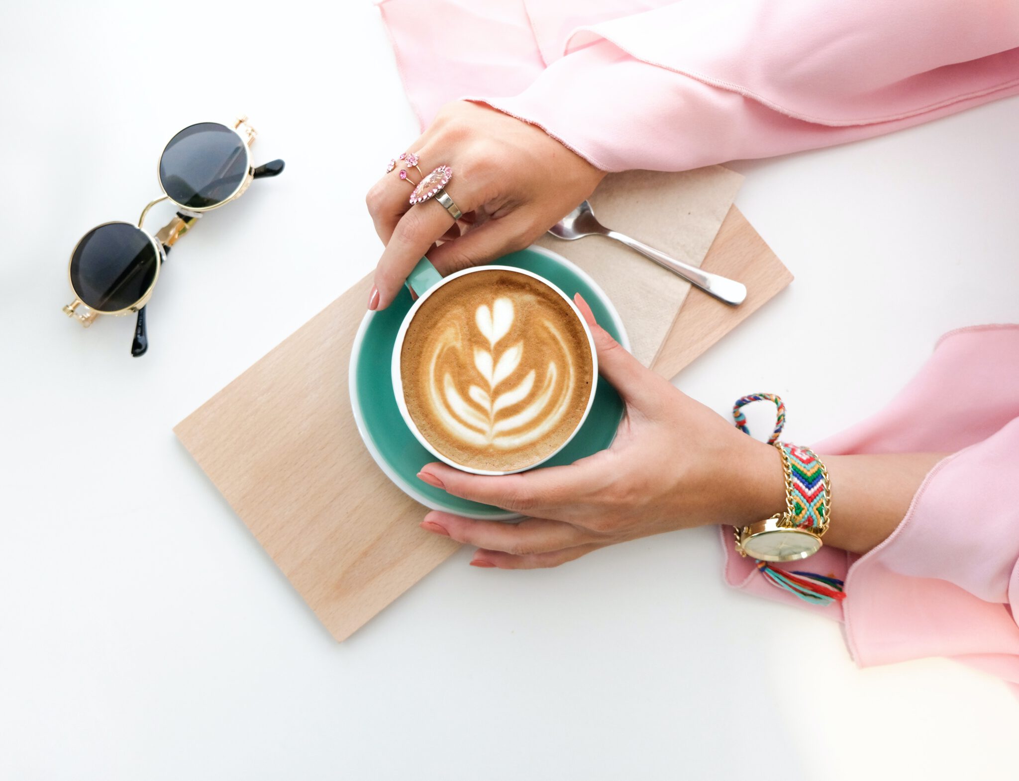 kopje koffie op tafel