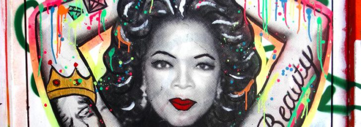 Oprah afgebeeld op een muur