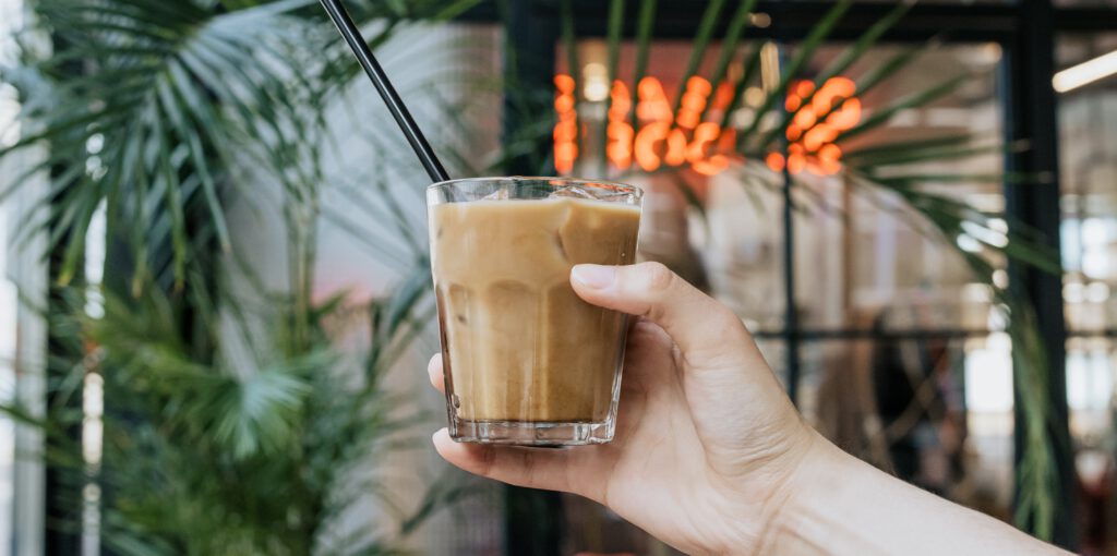 ijskoffie met avocado, vegan koffie