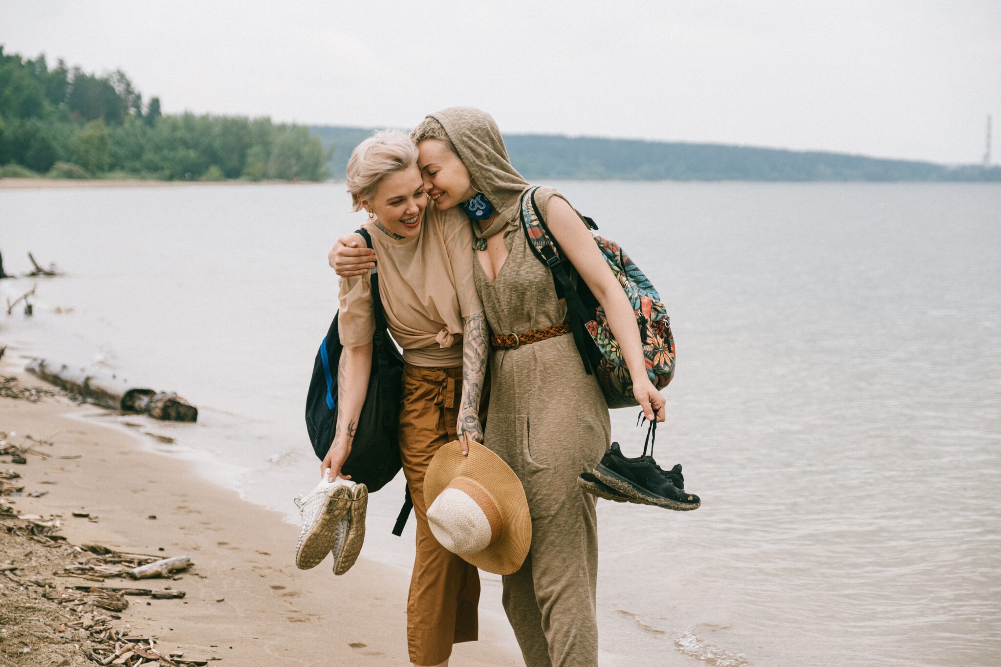 Open relatie regels, twee verliefde personen op het strand