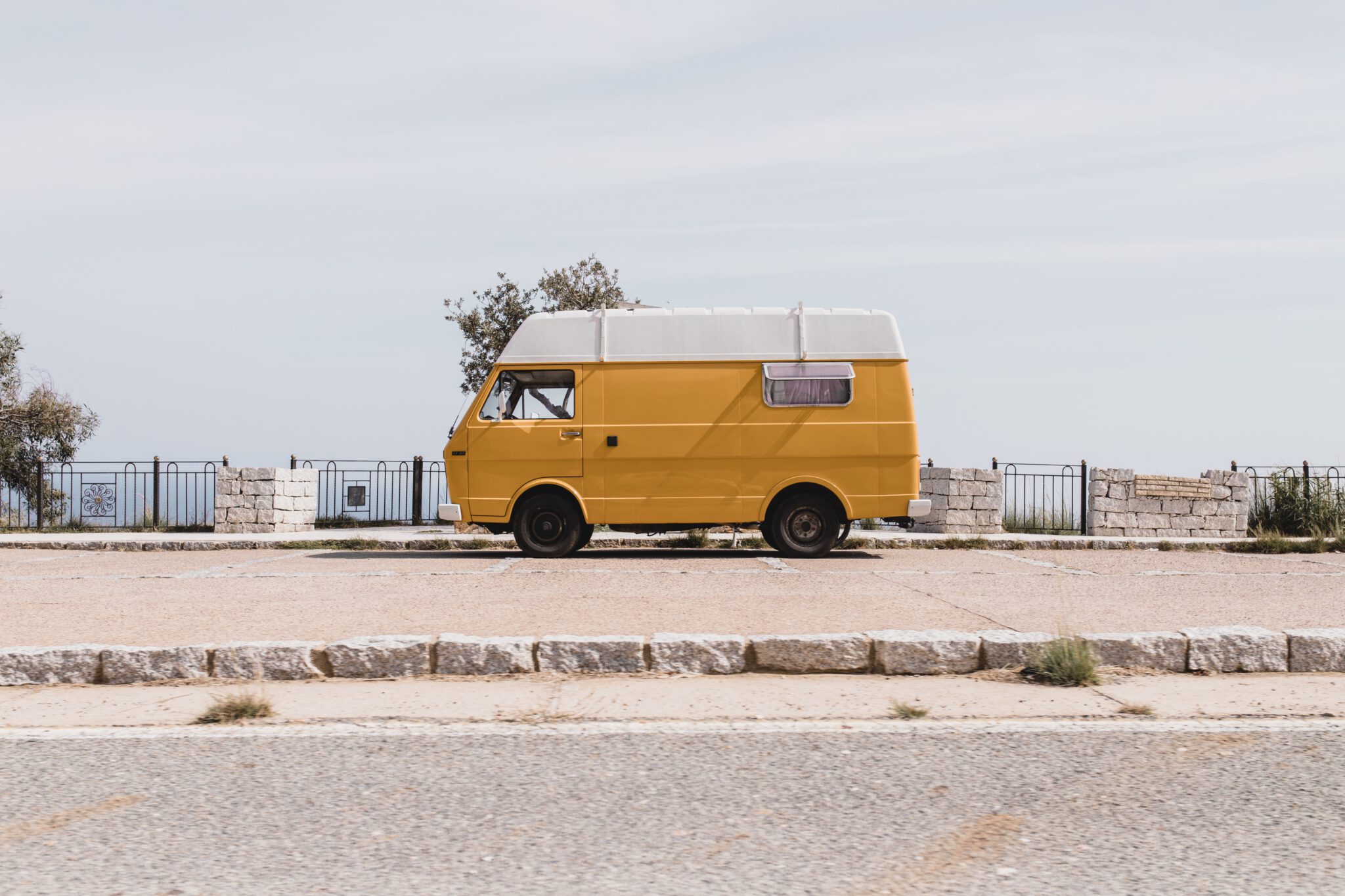 Roadtrip Europa, gele Volkswagen LT