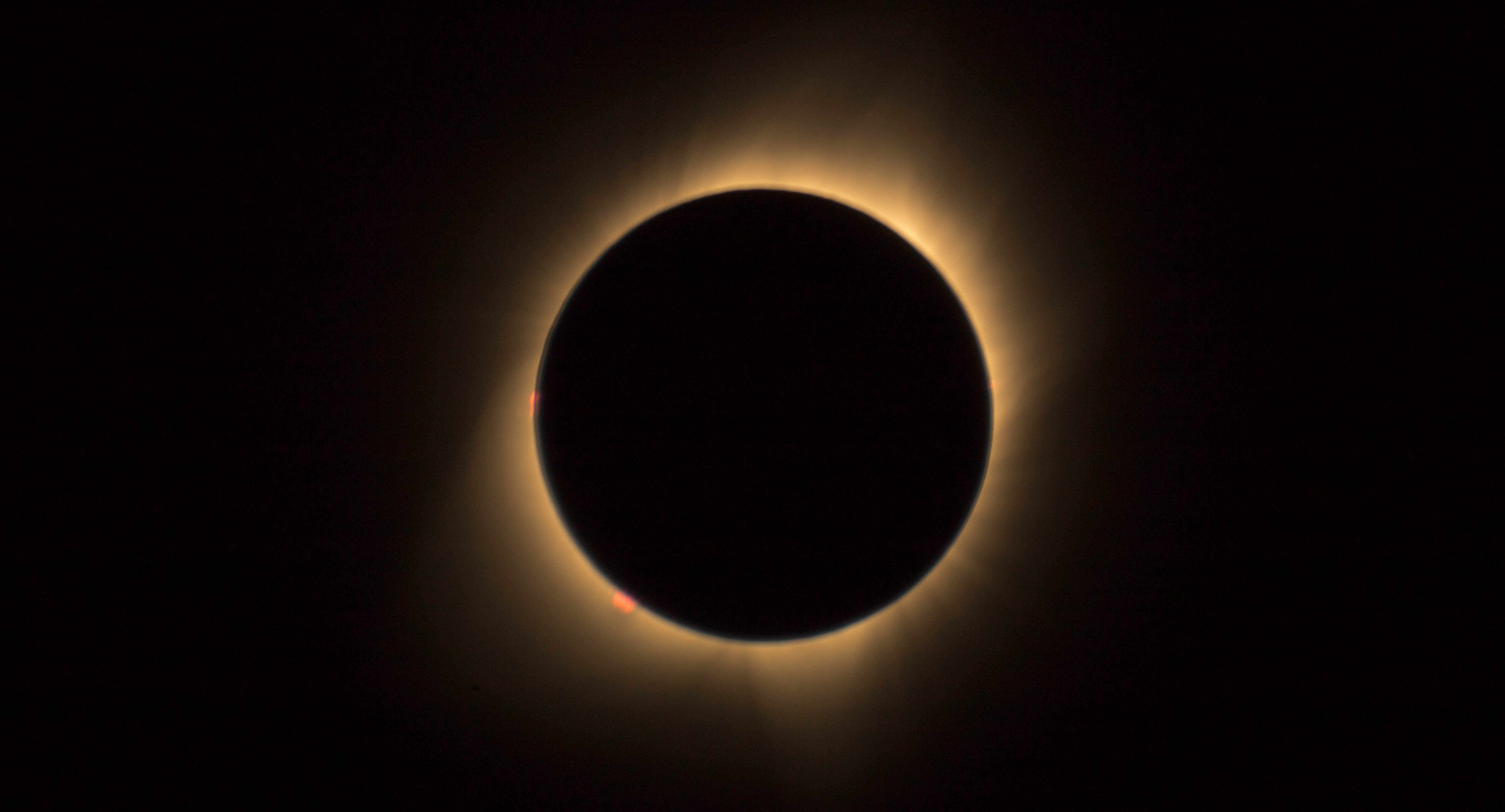 hybride zonsverduistering