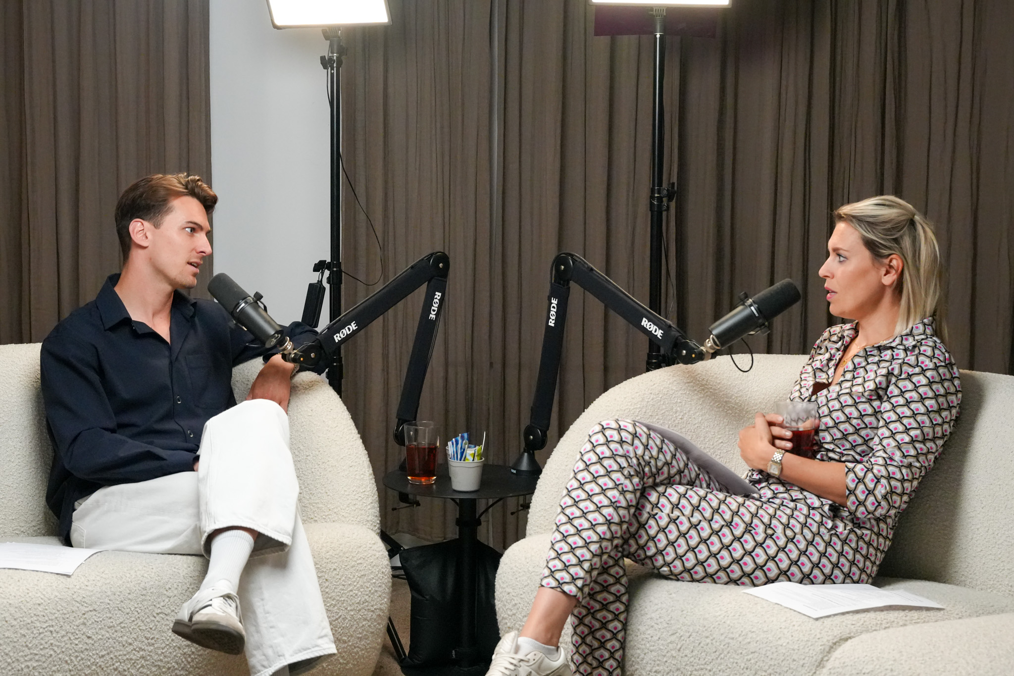 Nieuwe podcast ‘Keurslijf’ prikt door de online perfectie heen